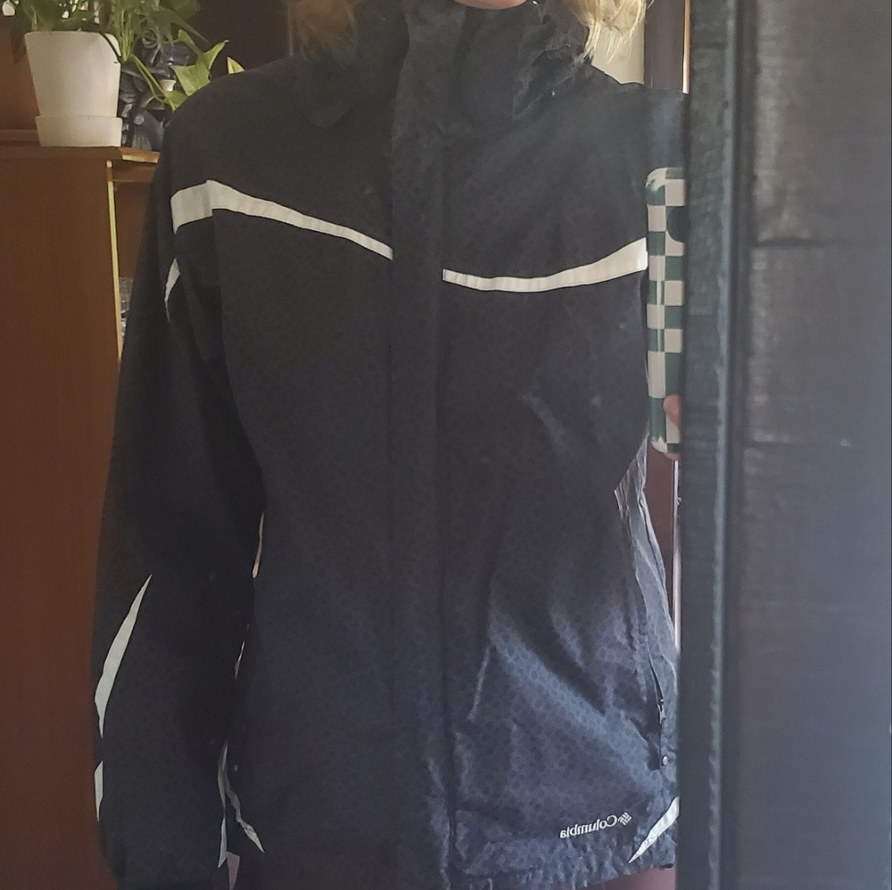 Women's Columbia Jacket (Outer Shell Only) - Medium